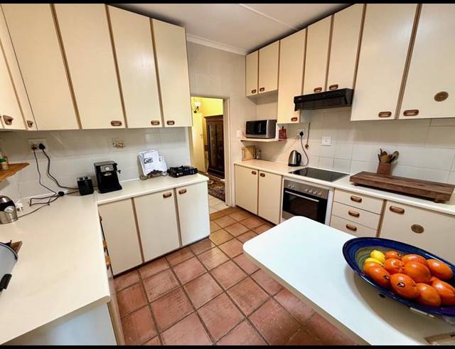 3 BEDROOM HOUSE FOR SALE IN WEMBLEY